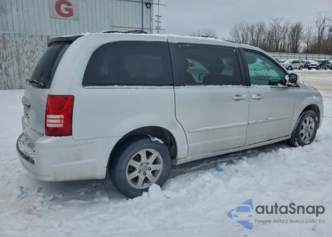 2010 Chrysler Town & Country Touring из США, поврежденный, VIN 2A4RR5D14AR457344